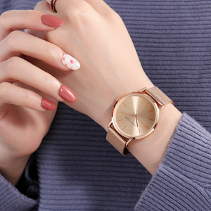 Hannah Martin Montre à <span class=keywords><strong>bracelet</strong></span> en or rose CC36 pour <span class=keywords><strong>femme</strong></span> Bande en maille étanche Largeur de 18mm Boîtier en alliage de style professionnel Type de pièce de monnaie - Product Image 5