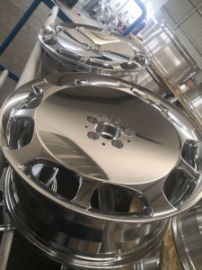 Automatische trilpolijstmachine voor velgen, lichtmetalen velgen slijpen en polijsten - Product Image 5