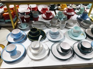 เครื่องขึ้นรูปแก้วไวน์เมลามีนแบบกำหนดเอง PANLONG ขนาด 600 ตัน ระบบอัตโนมัติ ควบคุมด้วย<span class=keywords><strong>คอมพิวเตอร์</strong></span> ระบบไฮดรอลิก - Product Image 4