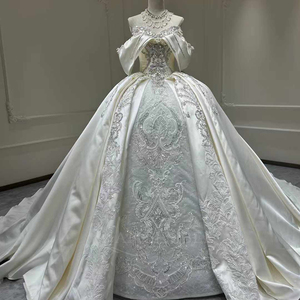 Vestido de Novia Moderno Estilo Francés con Textura Satinada, Cola de Capilla, Escote Corazón y Espalda Descubierta para - Product Image 5