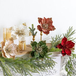 Décoration de Noël en tissu velours haut de gamme avec fleurs DIY, paillettes collées et arrangement de magnolia - Product Image 2