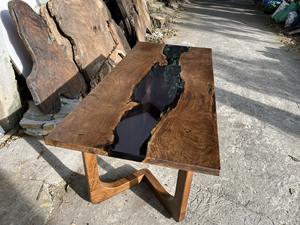 Table à manger en bois massif avec bordure naturelle et résine époxy, couleur foncée, nouvel article, luxe, vente en gros, service OEM/ODM - Product Image 4
