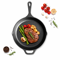 Poêle en fonte robuste avec une distribution uniforme de la chaleur pour la friture, la cuisson à la poêle, la cuisson au four, la grillade et la cuisine domestique