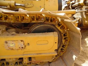 Bulldozer Usado de Alta Calidad D5K Fabricado en EE. UU. con Alto Momento de Carga, Capacidad de Empuje de 10 m, 23400 kg, en Venta - Product Image 5
