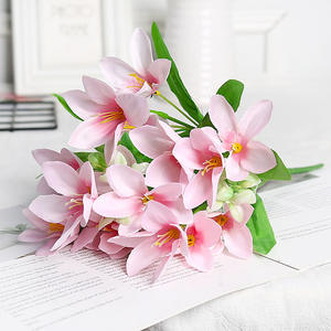 Centrotavola per Matrimoni e Decorazioni per la Casa, Fiori di Giglio in Seta Bianca, Bouquet Artificiale con 6 Steli - Product Image 2