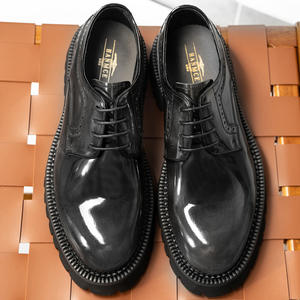 Bottes à lacets pour homme Goodyear, style italien, fabriquées à la main, en cuir véritable, cousues en Italie - Product Image 4