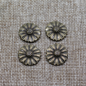 Remaches Decorativos <span class=keywords><strong>de</strong></span> Aleación <span class=keywords><strong>de</strong></span> Zinc con Grabado <span class=keywords><strong>de</strong></span> Flores <span class=keywords><strong>de</strong></span> Alta Calidad, con Diámetro <span class=keywords><strong>de</strong></span> Cabeza <span class=keywords><strong>de</strong></span> 18 mm y Sin Níquel para Bolsos - Product Image 2