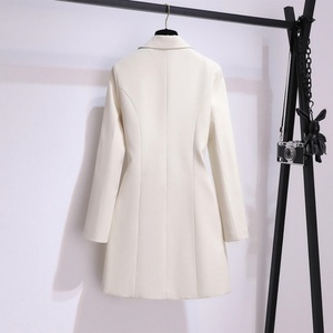 Vestido midi casual de manga larga para mujer con cinturón decorativo, estilo holgado de cintura media con solapa y cuello en V, ideal para oficina, venta al por mayor de fábrica. - Product Image 2