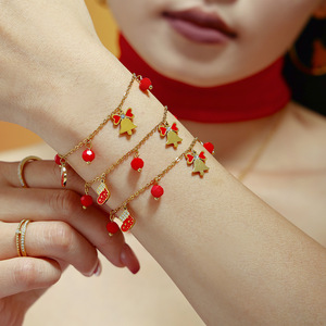 Conjunto de Regalo Navideño Mystique para Mujer, Collar, Pulsera y Aretes de Acero Inoxidable Electrochapado con Circonita y Ágata Roja en Corte Gota de Aceite - Product Image 2