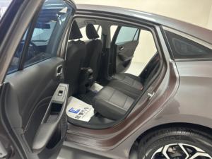 中古車 1.5L (180) マニュアル ファッションエディション MG5 - Product Image 6