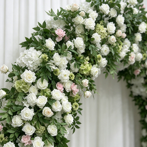 Arco Floral Clásico Blanco y Verde, Arco de Flores Artificiales para Decoración de Iglesias, Bodas y Salones de Banquetes - Product Image 4