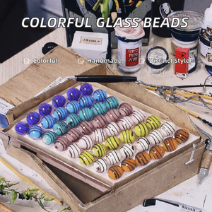Nuevo Diseño Único de Cuentas Sueltas Hechas a Mano de Vidrio Lampwork con Rayas de Colores y Líneas Redondas de 8MM, Compatibles con la Mayoría de las Pulseras de Charms - Product Image 2