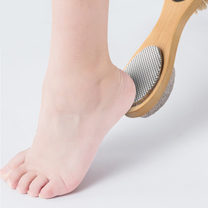 Râpe <span class=keywords><strong>à</strong></span> pieds 4-<span class=keywords><strong>en</strong></span>-1 professionnelle pour éliminer les callosités, avec <span class=keywords><strong>pierre</strong></span> ponce et brosse exfoliante pour soins des pieds et peaux mortes - Product Image 2