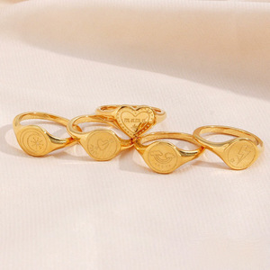 Vente en gros, <span class=keywords><strong>chevalière</strong></span> personnalisée en or 18k, en acier inoxydable gravé étoile foudre coeur Mama arc-en-ciel - Product Image 2