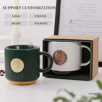 Mug en céramique personnalisé minimaliste de 500 ml, fabricant de mugs à café de luxe avec logo pour cadeaux d'affaires, portable et alimentairement sûr