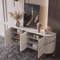Meuble de rangement de luxe moderne pour hall d'entrée, design minimaliste doré, idéal pour optimiser l'espace du salon, parfait pour les villas.