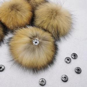 Porte-clés de voiture en peluche avec pompon extra-large de 15 cm, mignon et minimaliste, accessoire pour femme, toutes saisons, style sportif - Product Image 4