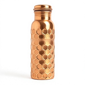 Botella de Agua de Cobre Dorado Hecha a Mano, 1000 ml, Recipiente Ayurvédico sin Costuras, Beneficios para la Salud y Frasco Metálico Antimicrobiano - Product Image 1