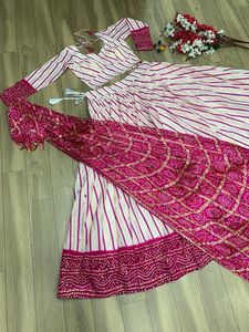 Lehenga Choli de créateur entièrement cousu avec impression en aluminium Navratri Special Lehenga Choli disponible au prix d'exportation - Product Image 5