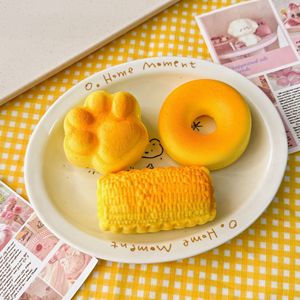 คอลเลกชันขนมปัง PU นุ่มพิเศษ ชีสเค้ก สไตล์ญี่ปุ่นคลายเครียด สนุกกับการนวด บีบเล่นได้ คืนรูปช้า คลายเครียด ขนาดเล็ก - Product Image 2