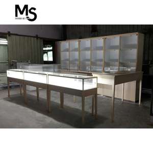 M & S Armoire à <span class=keywords><strong>bijoux</strong></span> en bois pleine longueur avec porte coulissante <span class=keywords><strong>Vitrine</strong></span> de costumes murale pour une utilisation dans un centre commercial - Product Image 2