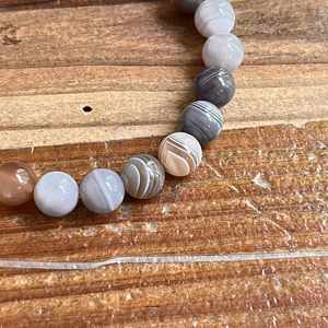 Bracelet en pierre naturelle avec perles de verre colorées, expert en paix intérieure, fabricant vérifié, faible MOQ - Product Image 5