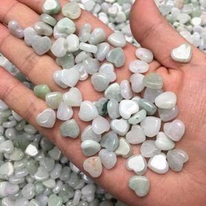 Vente en gros de perles coeur en <span class=keywords><strong>jade</strong></span> bricolage 9*10mm <span class=keywords><strong>jade</strong></span> amour Myanmar avec trou complet - Product Image 3