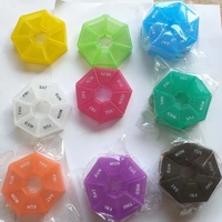 Boîte ronde mignonne en plastique, petite et portable, fonctionnelle, pour 7 jours, ODM/OEM
