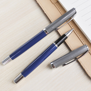 Fournitures de bureau Stylo à bille en métal 0.5mm Encre noire Nouveauté Design pour les signatures commerciales et les cadeaux - Product Image 3