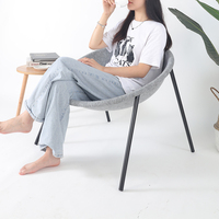 Chaise empilable rectangulaire moderne en feutre PET recyclé avec base en fer, design durable pour la maison, le bureau et les salles de conférence - Vert/Gris/Noir