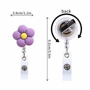Porte-badge rétractable personnalisé à thème floral créatif en caoutchouc souple, avec boucle à tirage facile, vente chaude transfrontalière - Product Image 3