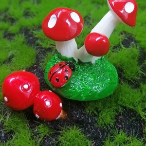 D6121 Ornamento in Resina a Forma di Grappolo di Funghi da Giardino con Muschio, Micro-Paesaggio Pastorale, Funghi Cartoon, Statuette Fai-da-Te - Product Image 1
