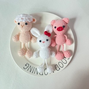Llavero Colgante de Animalito Adorable Tejido a Mano con Paja, Producto Terminado para Bolsos Artesanales Tejidos a Mano, Venta Directa de Fábrica - Product Image 1