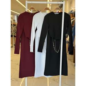 เดรสทรงเข้ารูปแต่งโซ่ด้านหลัง คอทรงโอ เอวธรรมชาติ สวมใส่สบายสำหรับงานกลางคืน สีเอจ - Product Image 1