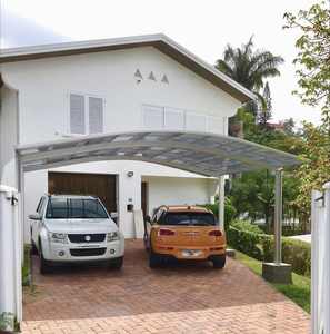 Abris d'auto extérieurs modernes avec charpente métallique pour maison complète et toit en polycarbonate Toits de tente de voiture en aluminium en vente - Product Image 4