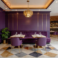 Meubles de restaurant d'hôtel de luxe léger, banquette capitonnée violette, table en pierre frittée, chaise en velours avec structure métallique pour usage commercial