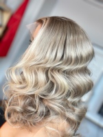 SHY Nouvelle conception de perruques en cheveux naturels à nœuds invisibles, aspect naturel avec ligne de cheveux pré-épilée pour femmes blanches