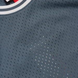 เสื้อบาสเก็ตบอลผ้าตาข่ายระบายอากาศโพลีเอสเตอร์สำหรับผู้ชายเสื้อบาสเก็ตบอลพิมพ์ลายซับลิเมชันพิมพ์โลโก้ตามสั่ง - Product Image 4