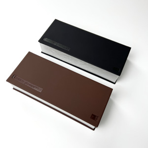 Étui à lunettes élégant en similicuir fait main, design livre, échantillon gratuit - Product Image 1