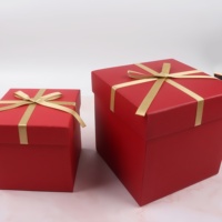 Boîtes cadeaux carrées rigides en carton gris écologiques et réutilisables haut de gamme avec ruban et nœud pour ceintures et élastiques à cheveux