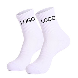 <span class=keywords><strong>Chaussettes</strong></span> <span class=keywords><strong>chaudes</strong></span> de sport d'hiver pour adultes avec logo imprimé personnalisé <span class=keywords><strong>Chaussettes</strong></span> d'équipage unisexes en coton de qualité supérieure - Product Image 6