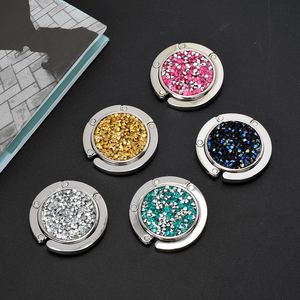 工厂多色钻石防滑折叠金属手提包挂钩标志可折叠钱包毕业纪念品餐桌衣架 - Product Image 1