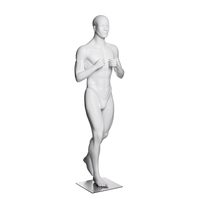 Mannequin Homme Athlétique Premium FC-2 en Position de Marche, Corps Entier Blanc, pour Présentation de Vêtements de Sport et d'Extérieur en Magasin