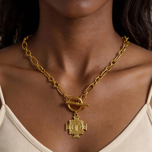 Collar Gargantilla YF4203 con Cadena de Eslabones Ovalados de Acero Inoxidable Chapado en Oro de 18K Resistente al Deslustre, Cierre OT y Colgante de Cruz Religiosa de San Benito - Product Image 2