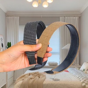 Serre-tête large en tissu à carreaux pour enfant, usage quotidien, en résine plastique, couleur aléatoire, fabriqué à la main, origine Yiwu - Product Image 3