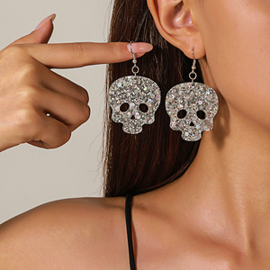 Pendientes de calavera acrílicos para mujer, forma de esqueleto irregular, pendientes colgantes de moda para Halloween - Product Image 1