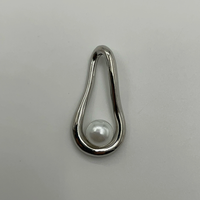 Vente en gros de cadres en alliage de zinc en forme de goutte d'eau avec imitation de perles, accessoires anti-corrosion pour chaussures, sous-vêtements, artisanat du cuir