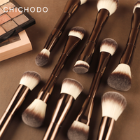 Pinceau de maquillage double embout de luxe avec manche métallique pour fond de teint liquide, blush et contouring, personnalisable avec logo, pour estomper et uniformiser le teint