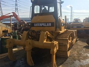 Bouteur utilisé de chenille de Caterpillar D6H avec le ripper de trois tiges - Product Image 4