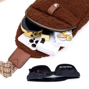 Bolso de Pecho Moderno con Logotipo Personalizado para Mujer, Bolso Bandolera Bohemio con Piel de Oveja, Bolso de Hombro Simple para Actividades al Aire Libre - Product Image 4